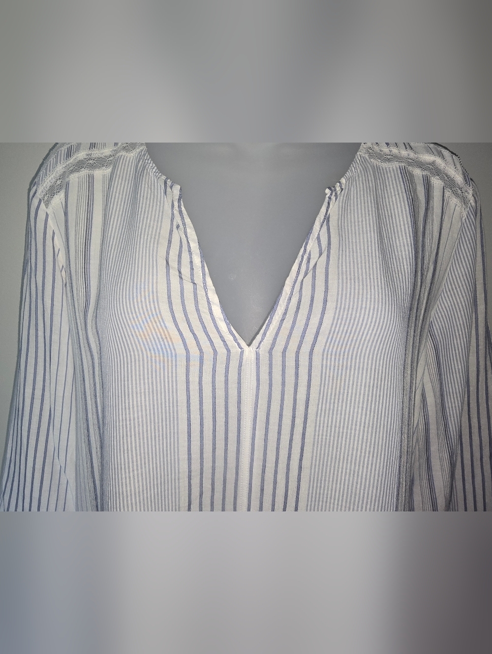 Victoria's Secret Striped Blouse - Blue & White Vertical Stripe V-Neck Top Large - Picture 5 of 11